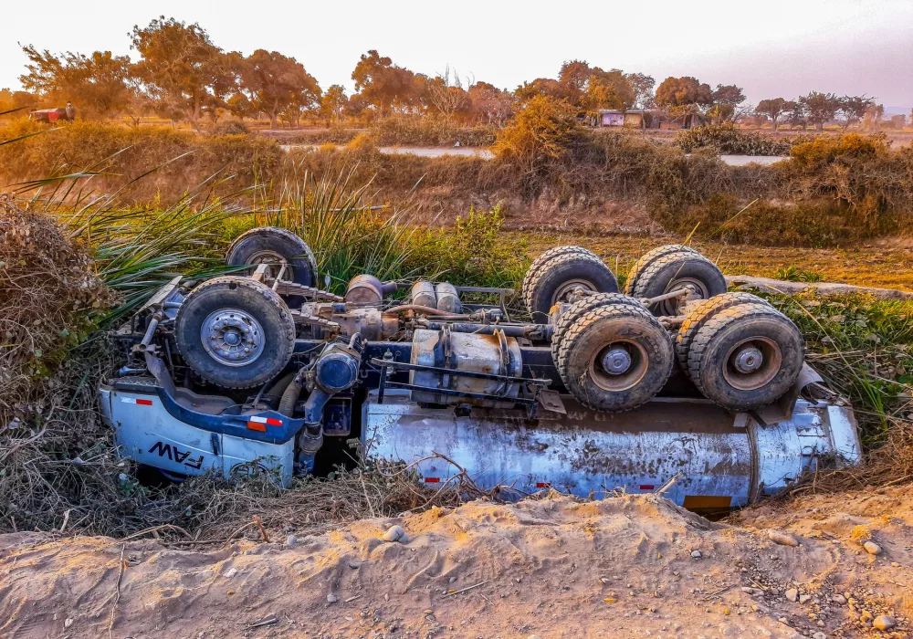 Why You Absolutely Need a Trucking Accident Attorney